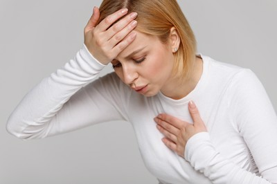 Khó thở, thở cò cử là dấu hiệu của bệnh gì? Những lưu ý cần phải biết
